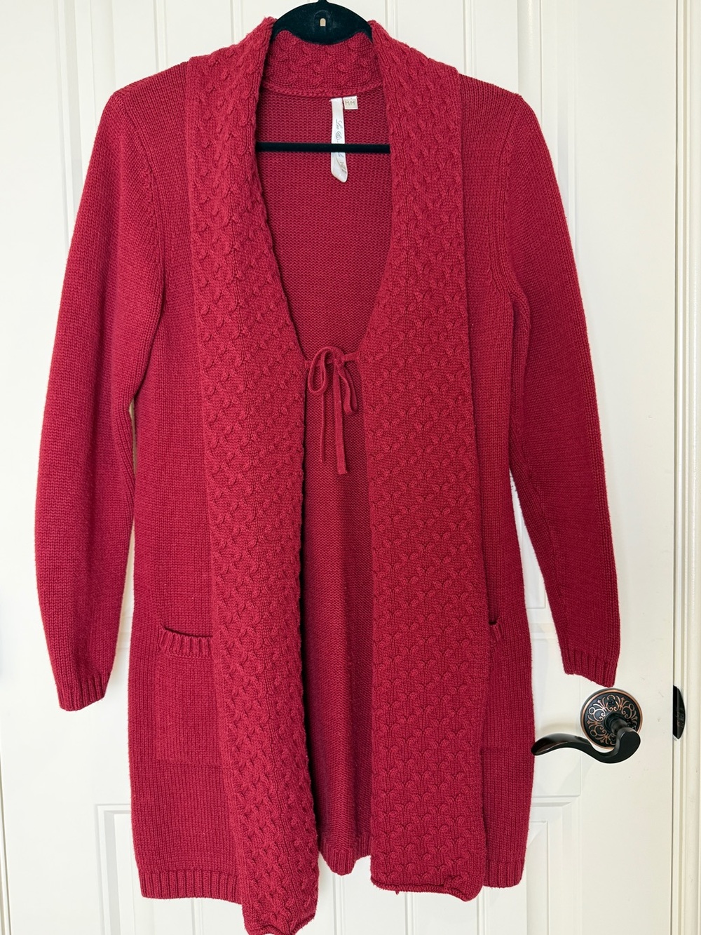 Leo & Nicole Women’s Medium Red Long Cardigan Sweater Tie Front Heavy Knit